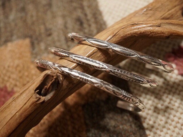 INDIAN JEWELRY NAVAJO SQUARE SILVER BANGLE / インディアン ジュエリー インディアン ジュエリー ナバホ スクエア シルバーバングル