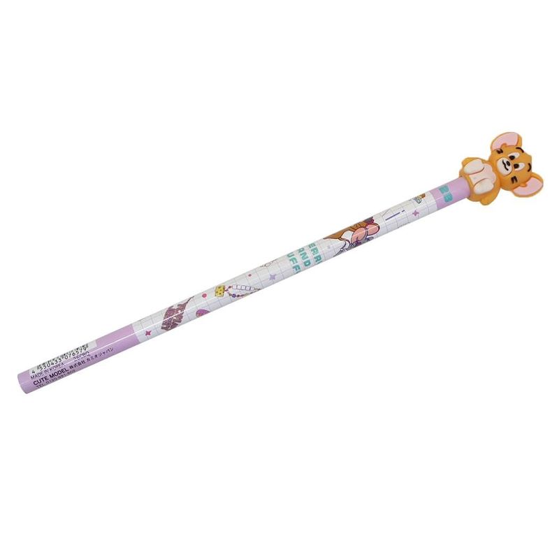 【メーカー・ブランド名】カミオジャパン【JAN】4550433076579【商品説明】大人気[トム＆ジェリー]のキュートなステーショナリーシリーズこちらはでかくてかわいい[でかマスコット鉛筆2B]可愛いデザインの鉛筆の上にマスコットが付いていますカワイイ文房具いろいろあるのでお気に入りで揃えちゃおうサイズ：直径約7.5x195mm芯：2Bトムとジェリーアイテムコレクションえんぴつ/ステーショナリー/筆記用具/筆記具/イラスト文具 文房具 おしゃれ 仕事 学校 社会人 鉛筆【広告文責】株式会社コネクトゲート TEL:06-6599-8021