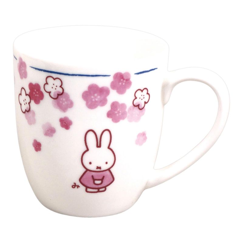 【メーカー・ブランド名】金正陶器【JAN】4964412418111【個装サイズ】10.3×10.9×8.7cm【重量】250【商品説明】生産国:日本ミッフィーのほんのり和風のシリーズ。ちらした桃の花が春らしく青いラインがアクセントの和風でかわいいデザインの食器です。普段使いできて毎日の食卓に使えるアイテム。ミッフィーのかわいいテーブルウェアペア マグカップ/ティー カップ/ギフト マグカップ/ガラス マグ/プレゼント 食器食器 おしゃれ デザイン ギフトに キッチン お祝い 結婚祝い【広告文責】株式会社コネクトゲート TEL:06-6599-8021