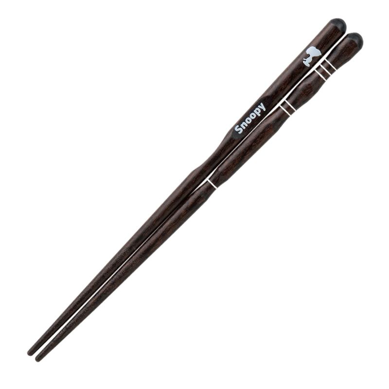【メーカー・ブランド名】金正陶器【JAN】4964412613608【個装サイズ】5×25.4×0.8cm【重量】20【商品説明】くぼみのある特殊な構造で、無理なく持ち方を身につけることができる矯正箸。スヌーピーのシルエットを見えるように持つと、自然に正しく持てるような形になっています。台紙が、箸の持ち方書になっています。お子様用の長さ18cm。スヌーピーシルエットを自分に向けるだけで簡単上手に持てます箸 ケース/お箸 セット/コンビセット/ランチグッズ/お弁当弁当 おしゃれ 生活雑貨　仕事 一人暮らし 通勤 通学【広告文責】株式会社コネクトゲート TEL:06-6599-8021