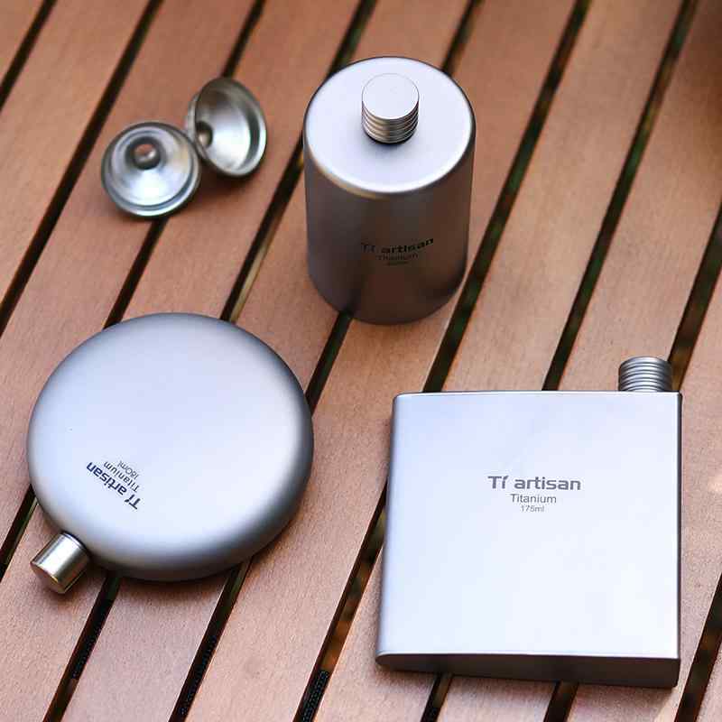 酒器 携帯用 フラスコ ポータブル ボトル アウトドア キャンプ 登山 レジャー 旅行 ミニ 小型 チタン製..