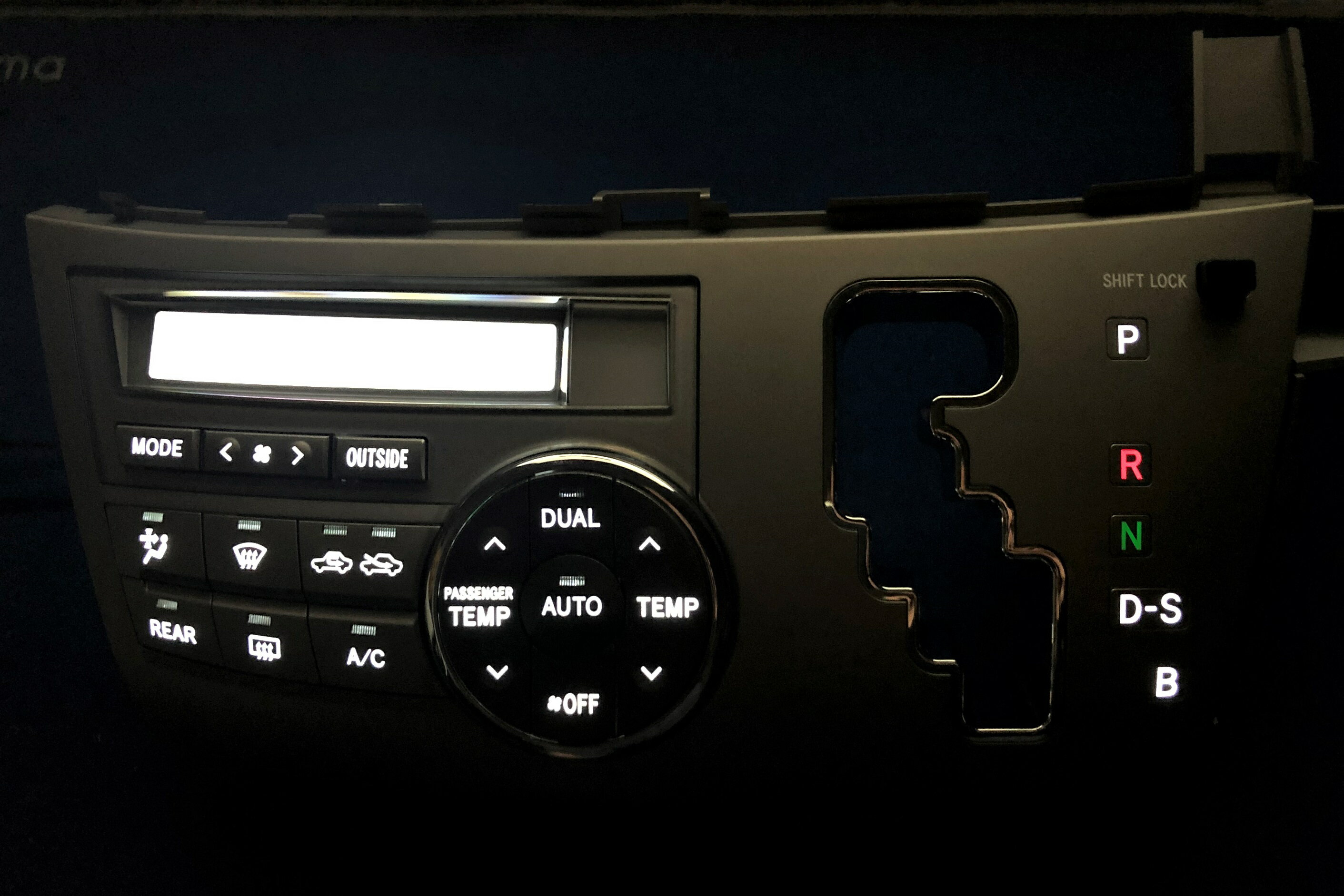 Rakuten - エスティマ ハイブリッド AHR20　LED打ち換え済み エアコン＆シフトパネル ！