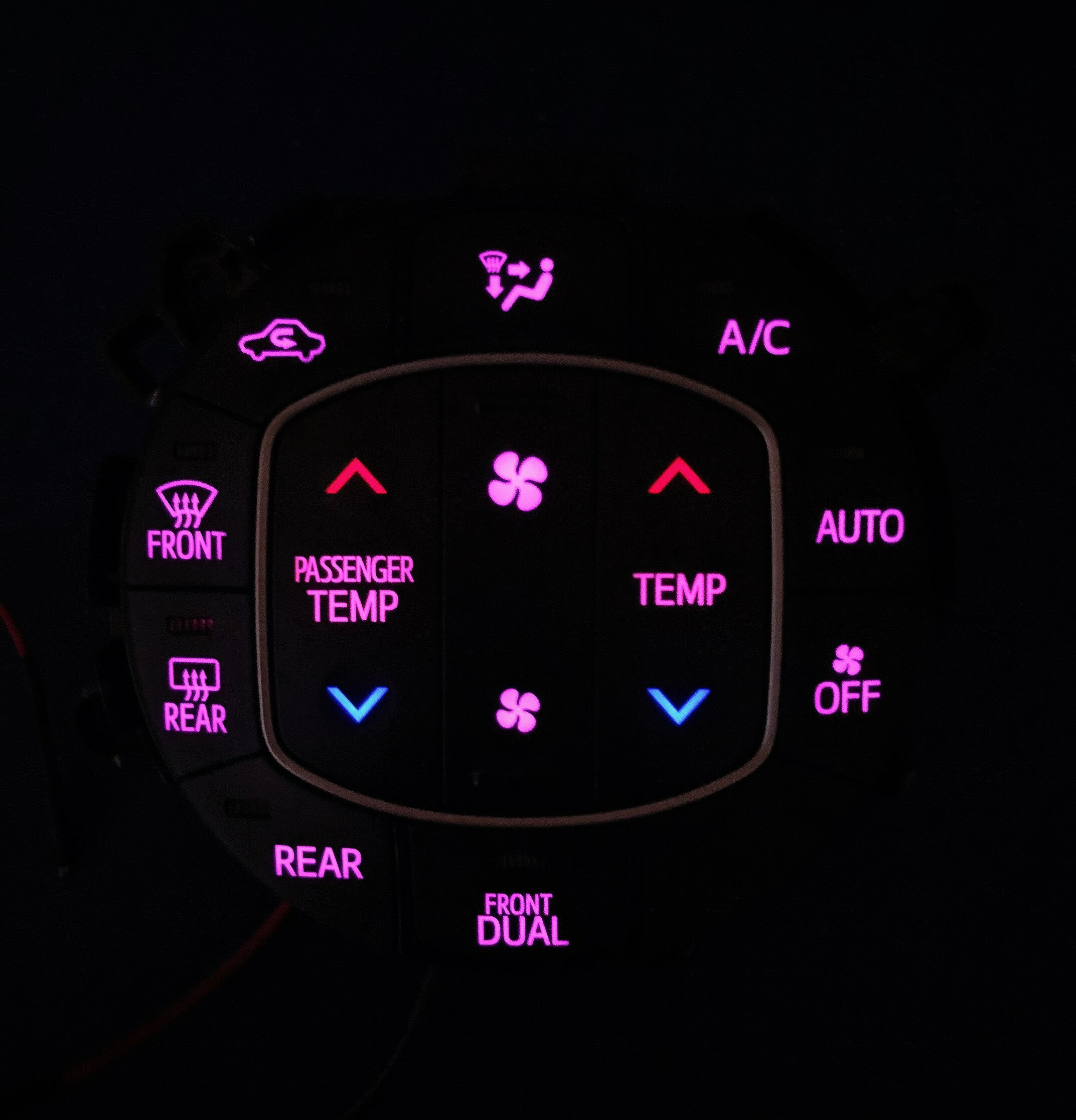 ノア　ヴォクシー　エスクァイア ZRR80 / ZRR85　LED打ち換え済み エアコンパネル☆