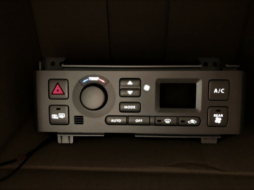 DA64 エブリィ 前期　LED打ち換え済み エアコンパネル☆ 4DW車用