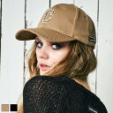 《 COOLA エンブロイダリー ビジュー CAP ベージュ 》 クーラ 雑貨 帽子 ヘッドウェア HEADWEAR キャップ ベースボールキャップ キラキラ C ロゴ ユニセックス ワッペン 綿 刺繍 おしゃれ レディース カジュアル ストリート スポーティ モード きれいめ メンズライク