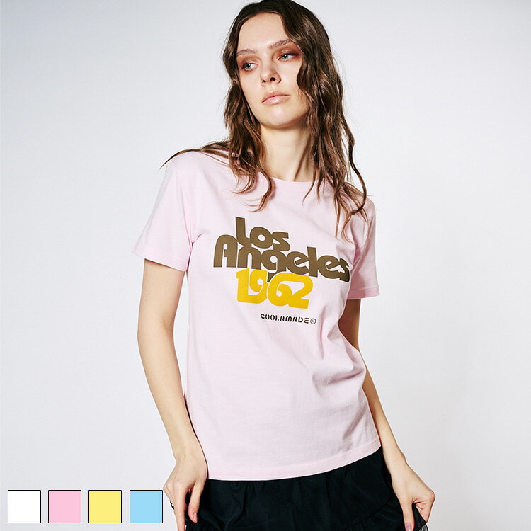 Rakuten - 《 COOLA LA プリント コンパクト Tシャツ ライトピンク 》 クーラ トップス TOPS ティーシャツ 半袖ティー 半袖 カットソー プリントティー ロゴ カラープリント TEE おしゃれ レディース カジュアル ストリート レディースファッション モード デイリー フェス お揃い