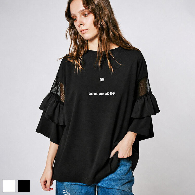 Rakuten - 《 メッシュ & フリル スリーブ ルーズ Tシャツ ブラック 》 COOLA クーラ トップス TOPS カットソー 異素材 ドッキング サテン フリル袖 透け感 ポリエステル天竺 ルーズシルエット ロゴ プリント おしゃれ レディース カジュアル ストリート スポーティー デイリー モード