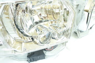 メーカー名 SoulMates商品番号 GTH-008200系ハイエース1,2,3型を4型4型LEDヘッドライト純正ルックLOビームLEDHIビーム:HB3ハロゲンスモールランプ:T10ウィンカー:WY21Wシルバータイプ【DEPO社】正規認定&保証ありタイプ