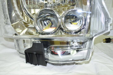 メーカー名 SoulMates商品番号 GTH-008200系ハイエース1,2,3型を4型4型LEDヘッドライト純正ルックLOビームLEDHIビーム:HB3ハロゲンスモールランプ:T10ウィンカー:WY21Wシルバータイプ【DEPO社】正規認定&保証ありタイプ