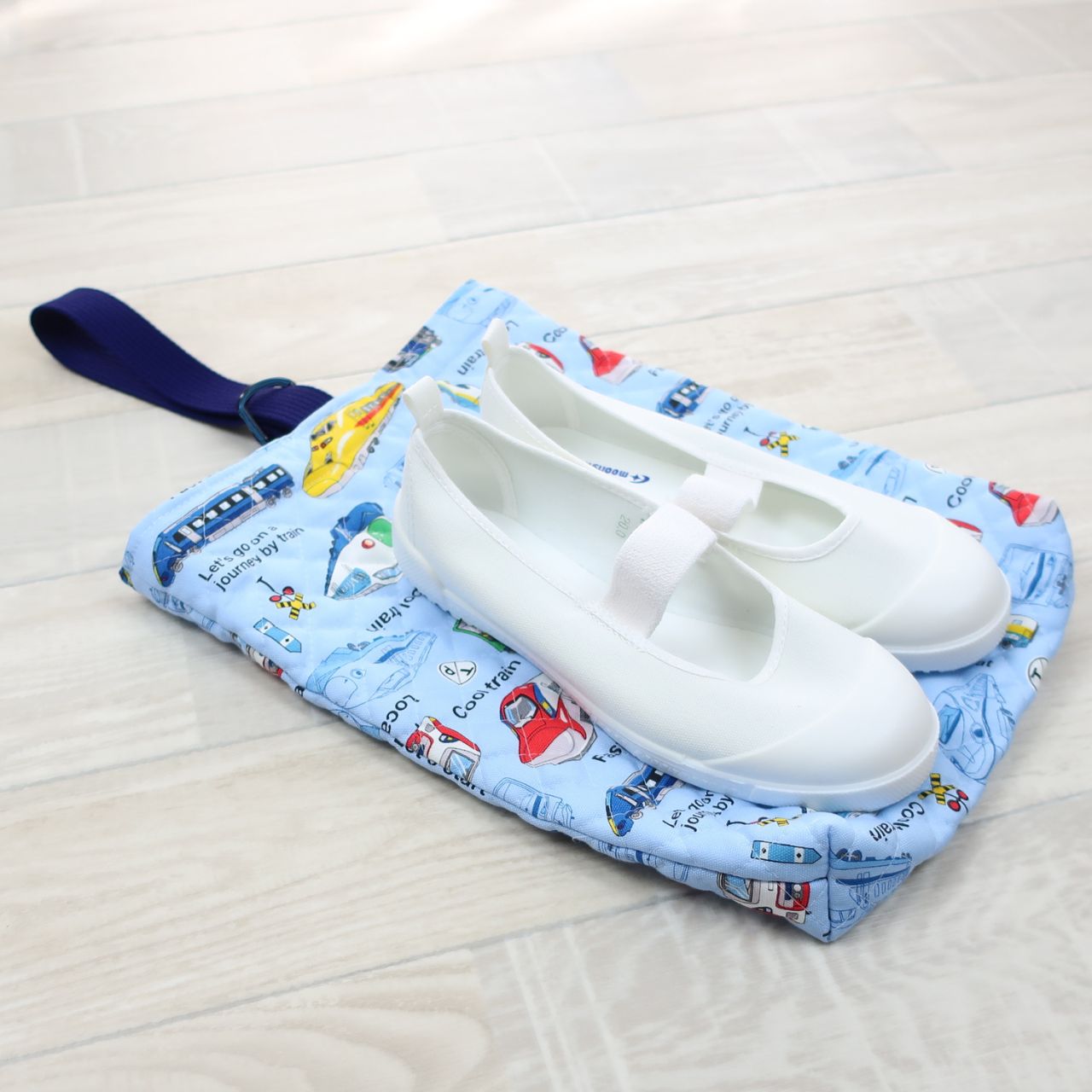 シューズバッグ いろんな 電車 ライトブルー 男の子 上履き入れ 幼稚園 保育園 小学校 シューズ袋 シューズケース 小学生 キルティング 保育園 幼稚園 小学校 日本製 綿 子供 3