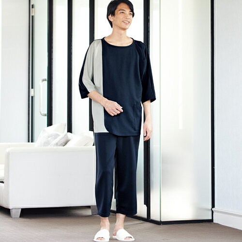 快適で高級感のある検診衣パンツ。厚みがありフラットな4段スムース生地は、柔らかな肌触りで透けにくい仕様。着心地と快適性を追求した高級感のある素材です。男女兼用サイズで、サイズによってネームタグの色が変わります。 商品仕様 ・素材:ポリエステル100%(4段スムース)・ポケットなし・総ゴム・ウエストゴム紐入り・八分丈注:検診衣の品質・機能は万全を期しておりますが、検診設備等は施設様ごとに様々なため、予めレントゲン透過テストの実施をお願い致します。フォーク FOLK 6004SK 検診衣パンツ 医療 病院 男女兼用 洗える 透けにくい 吸汗速乾 グレー/モカ/ネイビー S-3L