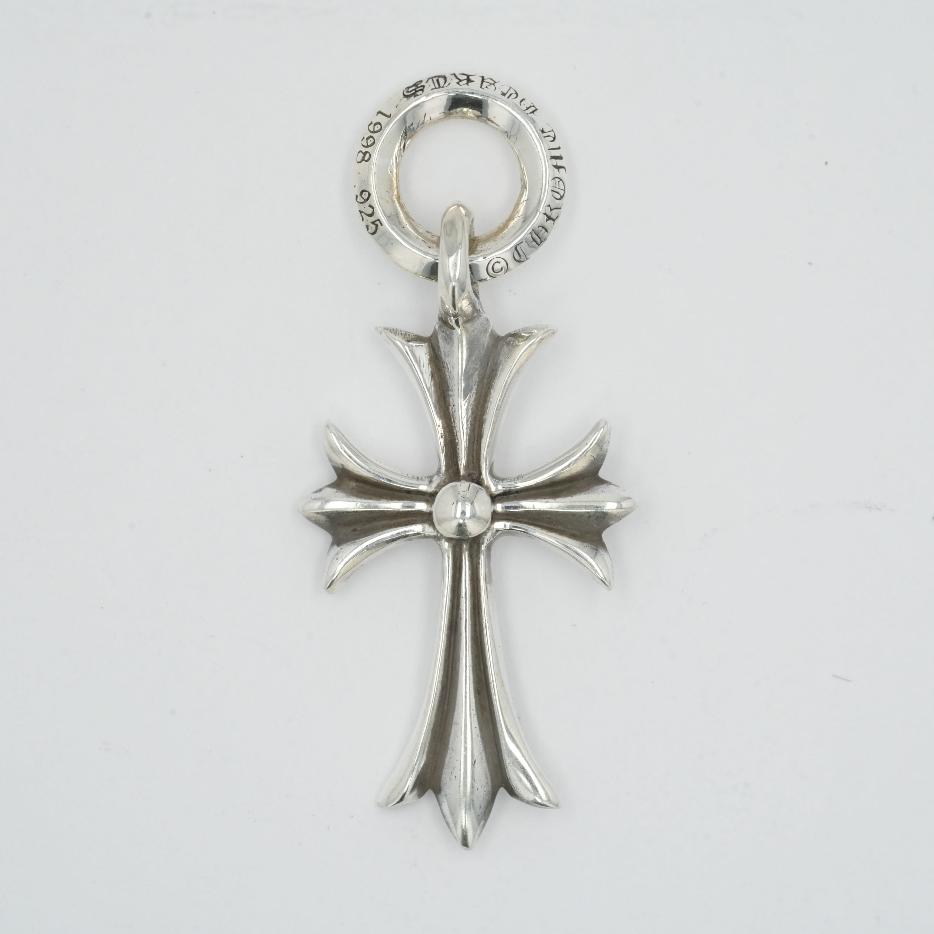 クロムハーツ(chrome hearts) タイニーCHクロス TINY CH CROSS 【シルバーネックレストップ チャーム】