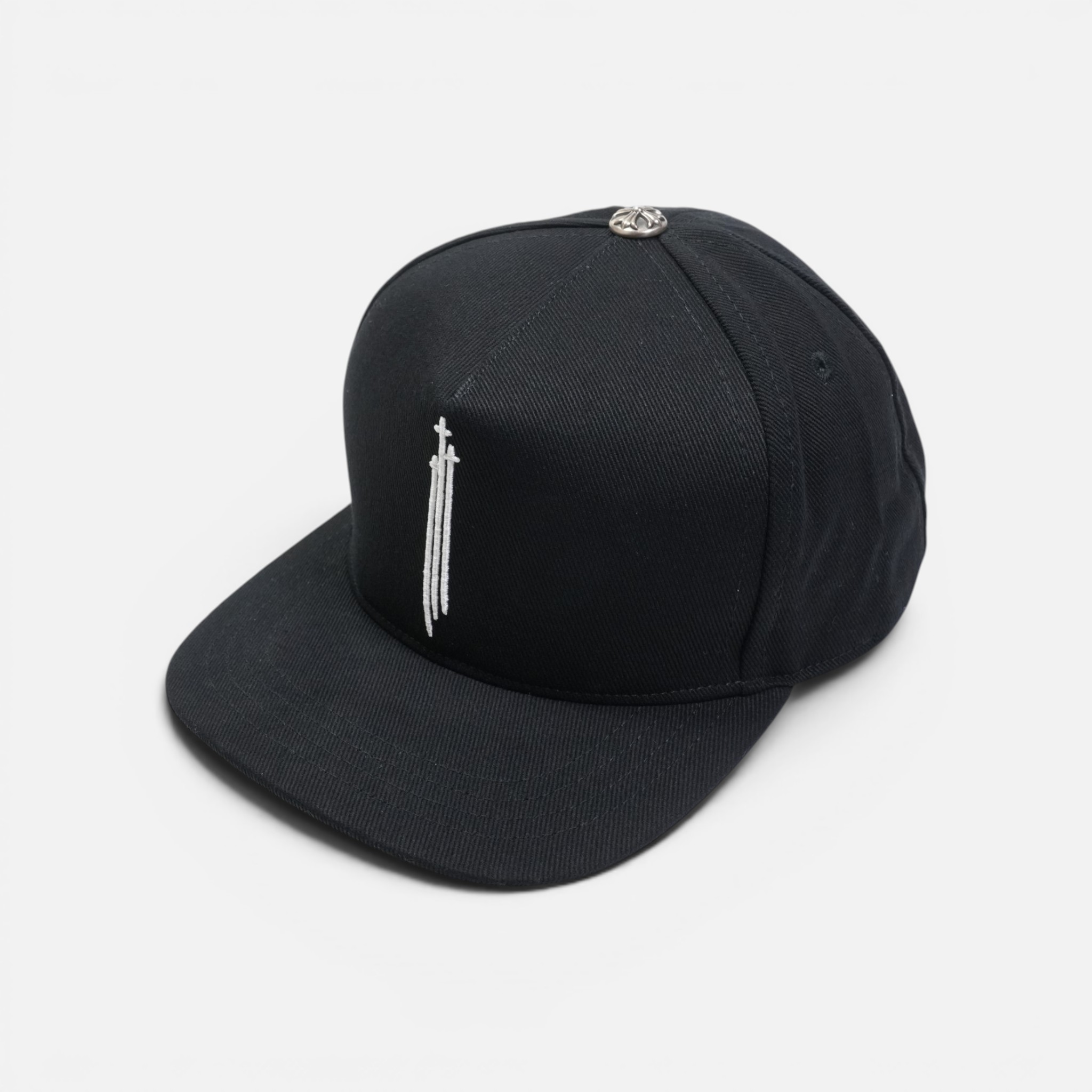 CORNER ONLINESTOREのクロムハーツ(chrome hearts) RS3刺繍 【ベースボールキャップ/BASEBALL CAP】【ブラック×ホワイト】 SIZE:ONEアクセサリー シルバー925 メンズ レディース 人気 正規品 中古｜アングル3