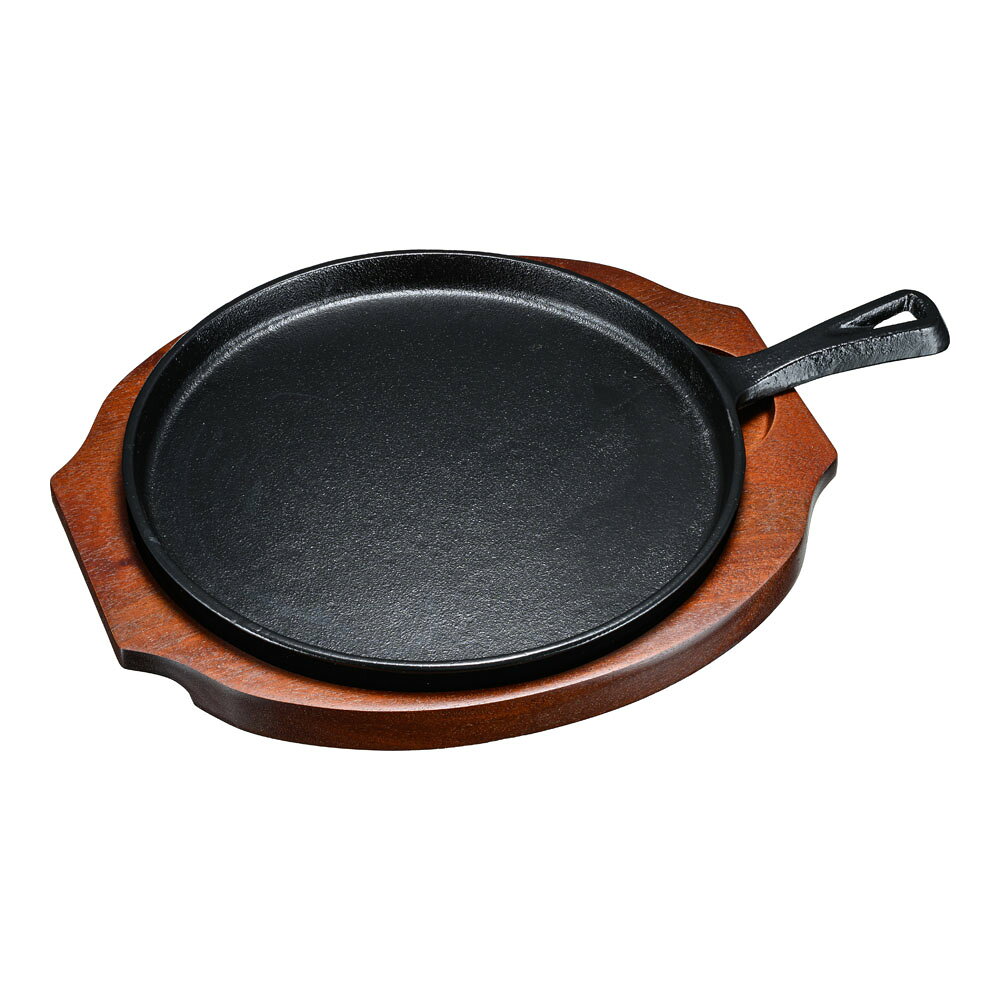 【アサヒ　柄付　ファミリーパン　A-125　大】 ●サイズ（鉄板）：外寸/φ230mm　内寸/φ220mmxH16mm ●サイズ（木台）：284mmx245mm ●材質：:本体/鉄鋳物　木台/天然木 ●重量：1,450g ●電磁調理器IH100V・200V対応 ■ステーキはもちろんパスタや鉄板焼き、お好み焼きや焼きそばに。 ■鉄鋳物で蓄熱性が高く、カリッとジューシーに調理できます。 ■調理するだけで鉄分補給ができます 。 ■直火、オーブンなどで調理し、熱々のまま食卓に提供できます。