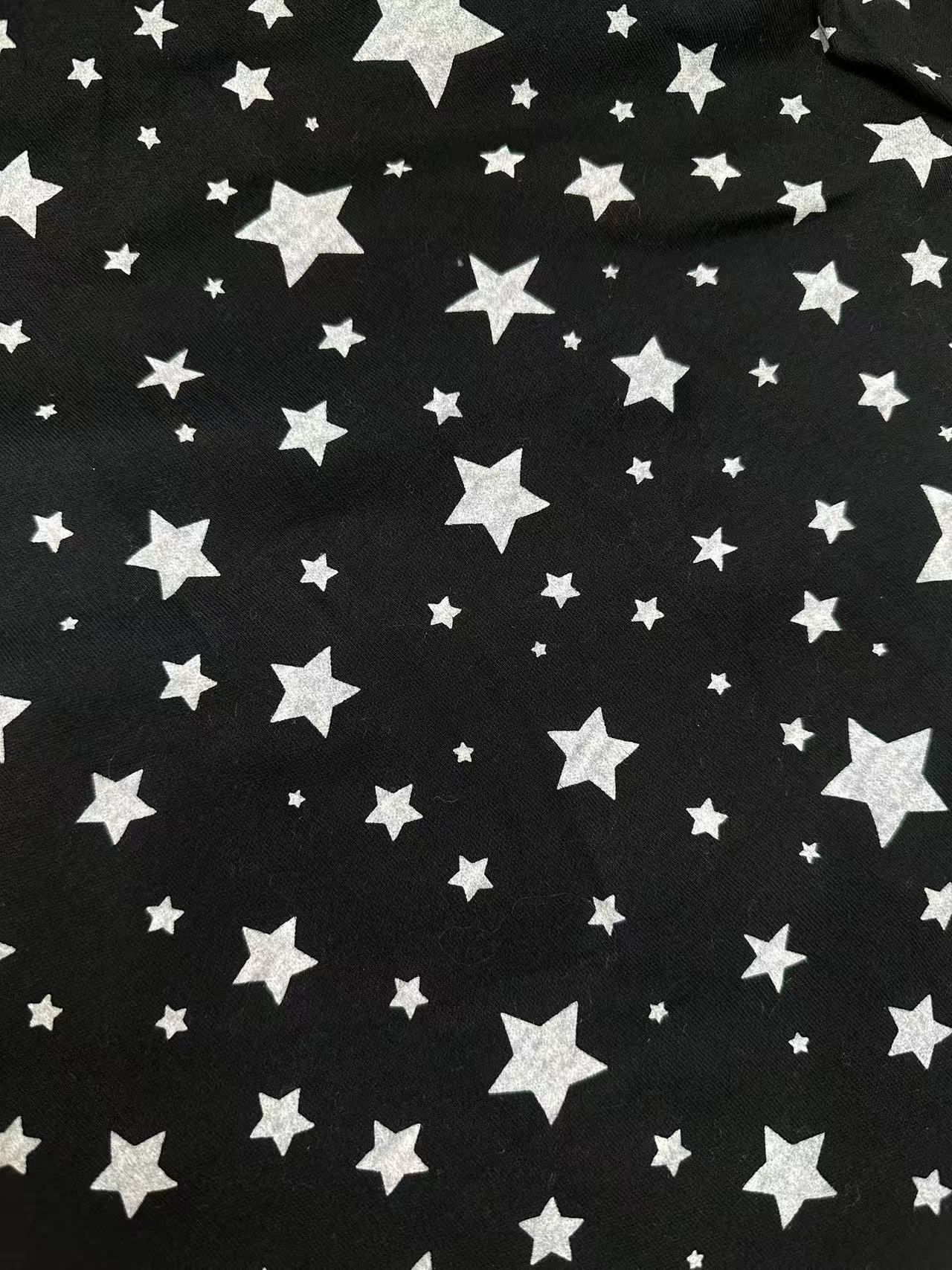 日本製ニット生地　星柄 プリント生地　50×160cm生地幅　ハンドメイド　子供服　犬服