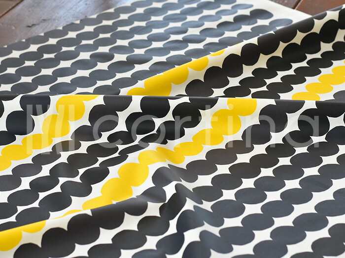 テーブルクロス 撥水 北欧 生地 マリメッコ 145×120cm ラシィマット ラシマット marimekko RASYMATTO イエロー おしゃれ かわいい 防水 モダン コーティング 生地 加工 2