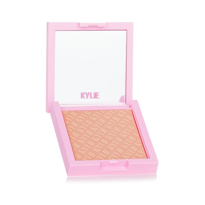 カイリー・バイ・カイリー・ジェンナー Kylighter Pressed illuminating Powder - No. 050 Cheers Darling 8gKylie By Kylie Jenner Kylighter Pressed illuminating Powder - No. 050 Cheers Darling 8g 送料無料 【楽天海外通販】