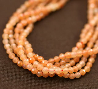 天然石レッドアベンチュリン（ラウンドカット）大きさ　約2mm約180個