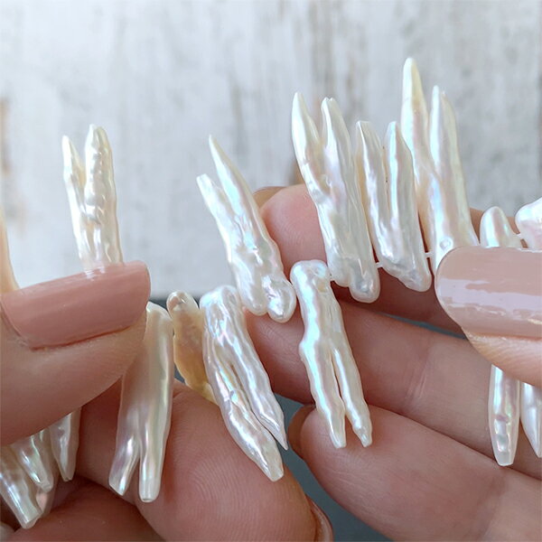 淡水パール（スティック　ビワ　枝）大きさ　約5～8×20～35mm穴径　約0.4～0.5mm5個