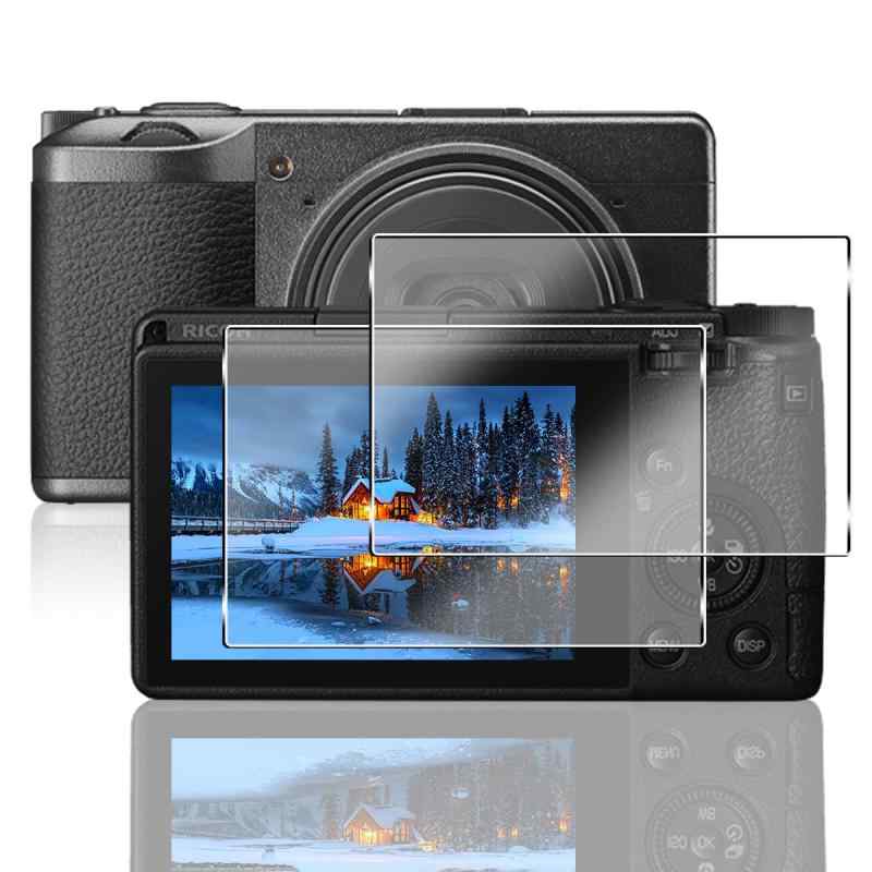AQXNG 対応 Ricoh GR3 / GR3X HDF 保護フィルム ガラスフィルム 【2枚セット】 Ricoh gr iii/gr IIIX 用の フィルム 強化ガラス 画面保護 カバー 旭硝子製 硬度9H 耐衝撃 飛散防止 気泡ゼロ 貼り付け簡【対応機種·スムーズな操作】Ricoh GR III HDF / GR IIIx HDF / GR III / GR IIIX 用 ガラスフィルム（2枚入り）。【月販30,000部が突破したお得な2枚セット】 画面保護フィルム2枚のお得なセットは、ご家族にシェアしたり、家庭予備用としてもご利用いただけます。【業界最高硬度·耐衝撃性】製旭硝子素材、9H硬度、またハードコーティング技術により、1メートルから30回約10kgの落下耐荷重試験に合格します，日常生活中に、うっかりカッター、キー、コインなどの鋭利のものを当てても傷がつきなく、耐久性がつよいです。また、飛散防止加工され、万が一ガラスが破損した場合、飛び散らず破片は張り付いた状態になり、使用者の安全を確保します。【99%の高透過率】画質を徹底して追求するため、最高級のガラスを選択し、透過率は99%以上実現しました。液晶画面の鮮明度を損なうことなく画面本来の美しさをそのまま表現。【防水·耐油汚れ·指紋防止】フィルムの表面はハードコート加工、オイルコーティング加工、スムースタッチ加工といった様々な特殊加工を組み合わせ油分やほこり、指紋に対しての抵抗力が非常に強くなったので，指紋や汚れの跡が画面に付きにくく、カメラをずっときれいなボディーを保持させ、頻繁にスマホを拭く悩みがなくなります。【気泡ゼロ・貼付け簡単】フィルム は静電吸着技術を採用しており、が直接設備に吸着できます、シリコン自己吸着層をもっており位置を合わせて置くだけで気泡なしで貼れ、フィルムを貼るのが苦手な方でも簡単に貼ることができます。【2枚セット·品質】万が一製品にご満足いただけない場合は、弊社よりに全額返 金·交換対策がございますので、ご遠慮なくご連絡ください。