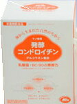 コンドイチンを豊富に含むサメ軟骨抽出物の独特の臭いと味を乳酸菌の力で抑えた「発酵コンドロイチン」にグルコサミン、ミネラル、ビタミンをプラスしました。 ■商品名 発酵コンドロイチン（240粒） ■名称 栄養機能食品（カルシウム、マグネシウム、ビタミンC） ■原材料 ドロマイト、コンドロイチン、グルコサミン（カニ・エビ由来）、エリスリトール、カゼイ菌末（乳由来）、コラーゲンペプチド（魚由来）、β-カロチン、ビタミンC、クエン酸、ナタネ硬化油、ショ糖エステル、香料、ビタミンE、甘草エキス末 栄養機能食品 カルシウム：カルシウムは、骨や歯の形成に必要な栄養素です。 マグネシウム：マグネシウムは、骨や歯の形成に必要な栄養素です。多くの体内酵素の正常な働きとエネルギー産生を助けるとともに、血液循環を正常に保つのに必要な栄養素です。 多量に摂取すると軟便（下痢）になることがあります。1日の摂取目安量を守ってください。乳幼児・小児は本品の摂取を避けてください。 ビタミンC：ビタミンCは、皮膚や粘膜の健康維持を助けるとともに、抗酸化作用を持つ栄養素です。 1日当たりの摂取目安量に含まれる機能の表示を行う栄養成分の量の栄養素等表示基準値に占める割合（15粒当たり） カルシウム 43％ マグネシウム 71％ ビタミン 46％ ■栄養成分表示(15粒当たり) 熱量9 kcal たんぱく質 0.5g 脂質 0g 炭水化物 1.7g ナトリウム 31mg　食物繊維　0.3g　灰分　1.2g カルシウム 301mg マグネシウム 179mg β-カロテン　1369μg　ビタミンC 37mg　ビタミンE　0.6mg グルコサミン（カニ・エビ由来）　0.5g、コンドロイチン硫酸　0.4g(15粒当たり)