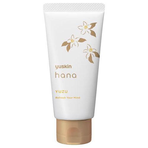 商品特徴 ■“高浸透エマルジョン処方”が角層深く浸透する高保湿ハンドクリームです。 さらに、安心・安全・低刺激にこだわった低刺激処方。 ■コクのある濃厚クリームながらもベタつかず、日中にも使いやすい使用感です。 ■ ほんのり上品なユズの花の香り（微香性） ※商品リニューアル等によりパッケージ及び容量等は変更となる場合があります。ご了承ください。 ご使用方法 適量をとり、手肌など乾燥が気になる部分になじませてください 成分 グリセリン、水、ステアリン酸、ミリスチン酸イソプロピル、ステアリン酸グリセリル(SE)、TEA、酢酸トコフェロール、ピリドキシンHCL、カミツレ花エキス、トリ(カプリル／カプリン酸)グリセリル、水添ココグリセリル ご注意 ・肌に異常がある時、あわない時は、ご使用をおやめください。 ・使用後に刺激等の異常があらわれた時は使用を中止し、皮膚科医等にご相談ください。 ・直射日光をさけ、お子様の手の届かない所にキャップをしめて保管してください。 内容量 50g 広告文責 株式会社　マッシュ　06-6971-0190 メーカー ユースキン製薬株式会社お問合せ：0120-22-1413受付時間：平日9：00〜17：00(土・日・祝日を除く) 区分 日本製・ハンドケア　