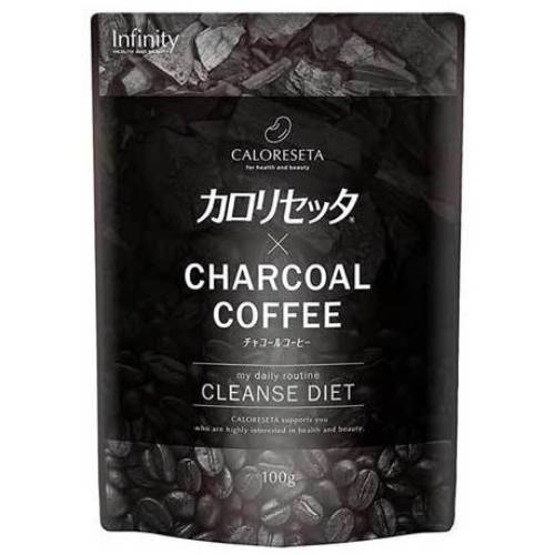 商品特徴 ■健康的なカラダを目指す毎日に欠かせない、新感覚コーヒー！ ■いつも飲んでいるコーヒーを置き換えるだけ。チャコールクレンズで美味しくダイエット！ ■炭・白インゲン豆抽出物・MCTパウダー・生コーヒー豆抽出物を中心にその他難消化デキストリンや乳酸菌・ビタミン・ミネラルを配合。 ■ブラジル産アラビカ種コーヒー100％使用。 ■カフェインやポリフェノールが含まれています。 ※商品リニューアル等によりパッケージ及び容量等は変更となる場合があります。ご了承ください。 お召し上がり方 3〜5g（小さじ1杯）を100ml〜150mlのお湯または水に溶かしてよくかき混ぜてからお飲みください。 ・アイスでもホットでも！ ・ミルクや豆乳で割って美味しいカフェオレにも！ 原材料 コーヒーパウダー(ブラジル製造)、水溶性食物繊維(難消化性デキストリン)、赤松炭末、中鎖脂肪酸油、生コーヒー豆抽出物、デキストリン、乳酸菌混合末(デキストリン、乳酸菌(ビフィズス菌5種、乳酸菌17種)、乳糖)(乳成分を含む)、パン酵母(ブトウ糖、マンガン、亜鉛、銅、モリブデン、ヨウ素、セレン、クロム含有)、白インゲン豆抽出物 / トレハロース、植物炭末色素、加工デンプン、ビタミンC、アラビアガム、ビタミンE、ナイアシン、パントテン酸カルシウム、ビタミンB1、ビタミンB6、ビタミンB2、ビタミンA、葉酸、ビタミンD、ビタミンB12 栄養成分 5gあたり エネルギー　18.2kcal、たんぱく質　0.47g、脂質　0.04g、炭水化物　4.1g、食塩相当量　0.003g ご注意 ・天然物由来の原料を使用しているため、色調やにおいに差が生じることがありますが、品質には問題ありません。 ・体質や体調によりまれに合わない場合がありますが、その場合はご使用をお控えください。 ・通院・入院中の方は、ご使用になる前に医師にご相談ください。 ・妊娠中、授乳中の方、乳幼児及び小児のご利用はお控えください。 ・食物アレルギーのある方は、原材料名をご参照の上お召し上がりにならないでください。 ・小さなお子様の手の届かないところに保管してください。 ・開封後はしっかりチャックを閉めてください。 ・開封後はお早めにお召し上がりください。 ・賞味期限の過ぎた製品はお召し上がりにならないでください。 ※食生活は、主食、主菜、副菜を基本に、食事のバランスを。 ※健康的なダイエットには適度な運動とバランスの良い食生活が大切です。 ■保存方法 高温・多湿、直射日光を避け、なるべく冷暗所に保存してください。 内容量 100g 広告文責 株式会社　マッシュ　06-6971-0190 メーカー インフィニティー株式会社 区分 日本製・健康食品