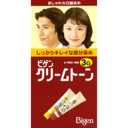 商品特徴 ●部分染めやリタッチに便利な、明るい白髪染めです。のびがよくムラもないクリームタイプ。タレ、飛び散りが少なく、生え際やうなじなど、染めにくい部分にもしっかりなじみます。クシ通りがよくしっとりとしたしなやかな染め上がり。女性にも男性にもご使用いただけます。●明るい栗色に染まります。●医薬部外品 ご使用方法 ●ご使用前に、必ず使用説明書をよく読んでお使いください。 1.1剤と2剤をミックストレーに出し、よく混ぜ合わせます。 2.染毛ブラシで、乾いた髪にぬり、ムラなくのばします。 3.ぬり終えたらそのまま30分ほど放置します。 4.よくすすいだあと、シャンプー・リンスで仕上げます。 ●混合クリームがすすぎ湯が目に入らないよう特に注意してください。 ●使用量の目安:1箱全量でショートヘア(髪全体)約1回分です。毛量の多い方は2箱ご用意ください。 ●分割使用:できます。チューブに残った薬剤は次回ご使用になれます。*混ぜた薬剤は洗い流して捨ててください。 成分 1剤、2剤: パラアミノオルトクレゾール、パラアミノフェノール、パラニトロオルトフェニレンジアミン、パラフェニレンジアミン、メタアミノフェノール、レゾルシン、塩化ステアリルトリメチルアンモニウム、臭化セチルトリメチルアンモニウム、セタノール、セトステアリルアルコール、プロピレングリコール、ポリエチレングリコール、ラウリル硫酸塩、香料 ご注意 ●ご使用の際は必ず使用説明書をよく読んで正しくお使いください。 ●ヘアカラーはまれに重いアレルギー反応をおこすことがあります。 ●次の方は使用しないでください。 ・今までに本品に限らずヘアカラーでかぶれたことのある方 ・今までに染毛中または直後に気分の悪くなったことのある方 ・頭皮あるいは皮膚が過敏な状態になっている方(病中、病後の回復期、生理時、妊娠中等) ・頭、顔、首筋にはれもの、傷、皮膚病がある方 ●ご使用の際には使用説明書にしたがい、毎回必ず染毛の48時間前に皮膚アレルギー試験(パッチテスト)をしてください。 ●薬剤や洗髪時の洗い液が目に入らないようにしてください。 ●眉毛、まつ毛には使用しないでください。 ●幼少児の手の届かない所に保管してください。 ●高温や直射日光を避けて保管してください。 ●幼少児には使用しないでください。 ●仕上がりの色調は、染める前の髪色、髪質、放置時間などにより異なります。 ●白髪の量が多めの方は明るめに、少なめの方は暗めに仕上がります。 ●ヘアカラーやヘアマニキュアなどで染めた髪を、その色より明るく染め変えることは困難です。 内容量 40g+40g 広告文責 株式会社　マッシュ　06-6971-0190 メーカー(製造) ホーユー株式会社 お客様相談室： 052-935-9941 受付時間：平日9:00〜17:00　(土・日・祝日を除く) 区分 日本製・医薬部外品　