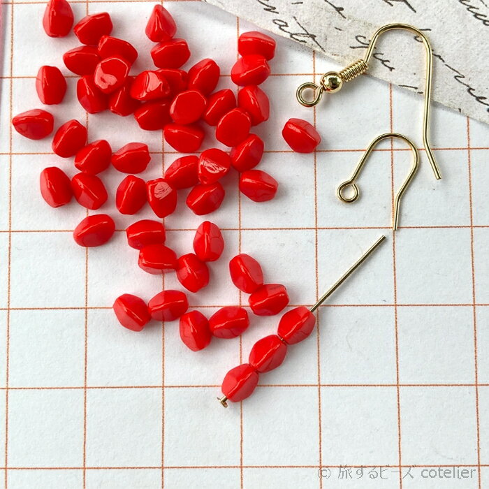 チェコビーズ 【5mm 45個】 オペークレッド ピンチ バイコーン 三角 ガラスビーズ 輸入ビーズ C380