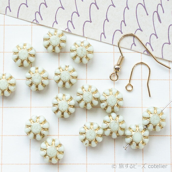 Glass Beads - チェコビーズ 【9mm 10個】 クリームゴールド 8花弁 フラワー 花 植物 ガラス ビーズ 専門店 C1306