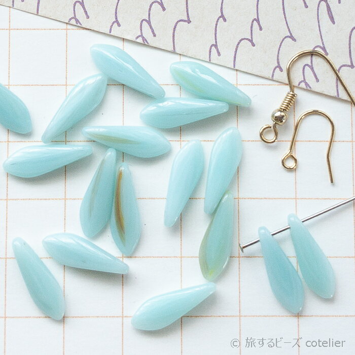 Rakuten - チェコビーズ 【16x5mm 18個】 パステルグリーン ダガー ガラス ビーズ 専門店 C1323