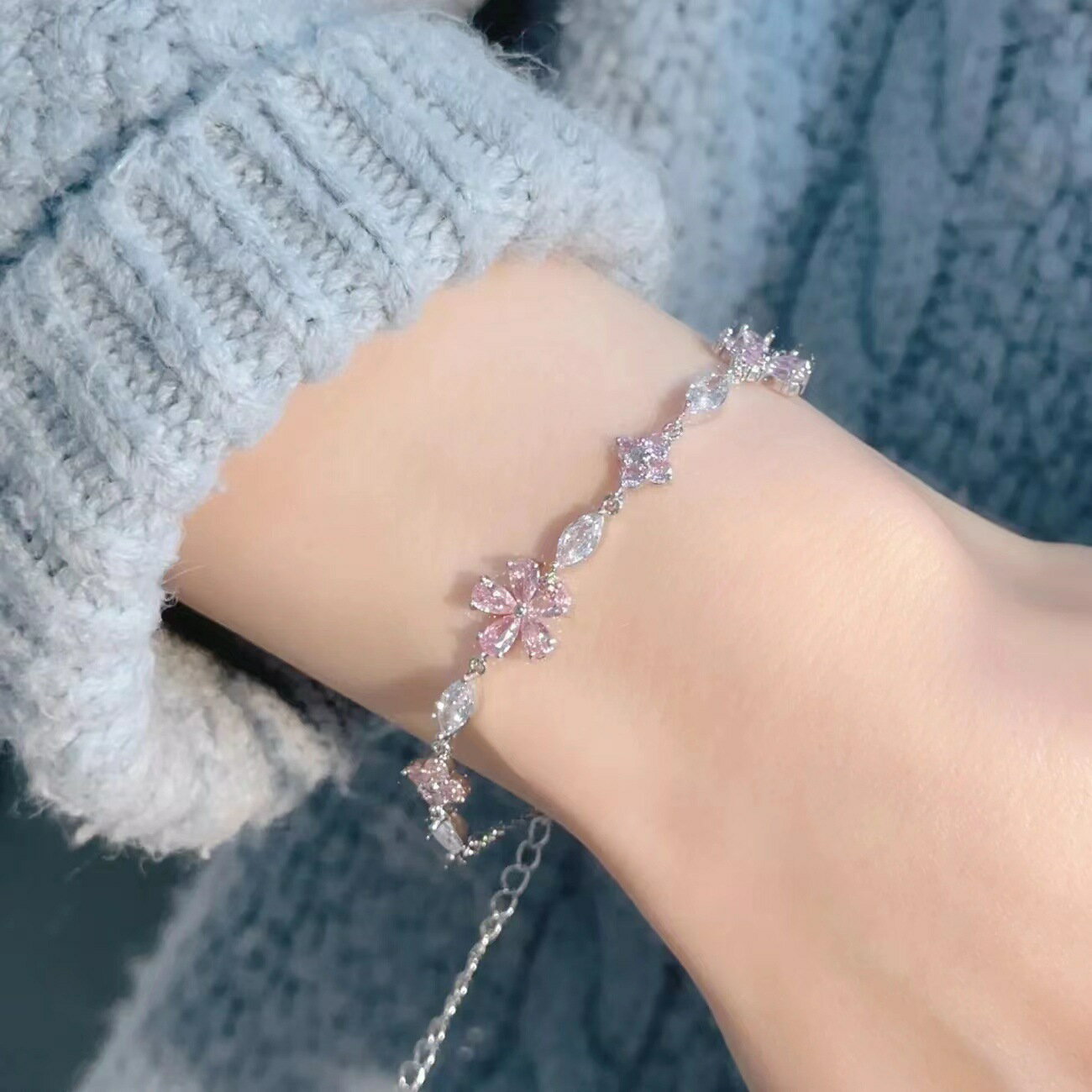 Rakuten - ブレスレット 桜 レディース チェリーブロッサム フラワー ピンク シルバー チェーン 華奢 きらきら 可愛い 上品 ギフト プレゼント
