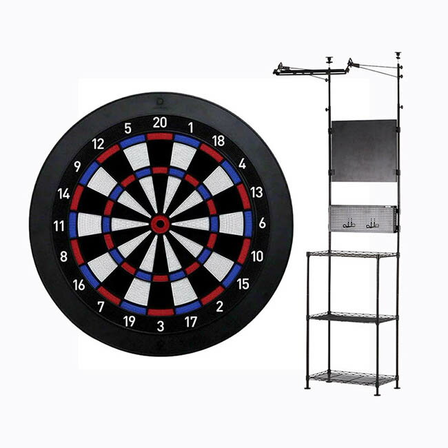 ※ご覧頂いているディスプレイの設定等により、実物と色合いが異なる場合がございます。※この画像はDarts HiVeが作成しており、文章・写真などの複製、無断転載を禁じます。※内容物・商品仕様は予告なく変更となる場合がございます。 ■商品仕様 DARTSLIVE Home スペックデータ &nbsp; サイズ プレイングエリア 重量 素材 電源 ：直径56.5cm×厚み3.2cm ：約15.5インチ ：約3.2kg ：プラスチック ：USBまたは単4電池2本 内容物 &nbsp; ・ダーツボード ・USBケーブル(電源供給用) ・取付ネジ/アンカー ・取扱説明書 ・保証書/設置用紙 ×1個 ×1個 ×各5個 ×1部 ×1枚 ■商品説明 おうちでダーツ。 日常に投げる楽しみを。 スマートフォン、タブレットと連動して楽しめるホームボード「DARTSLIVE Home」。 DARTSLIVE3でおなじみのグラフィック＆サウンドを再現し、自宅にいながらDARTSLIVE3と同じ感覚でプレイ可能。 通信対戦「LIVE MATCH」も搭載し、世界中のプレイヤーと対戦を楽しめます。 ■商品仕様 ライティングシステムダーツスタンド BSD39-BK スペックデータ &nbsp; サイズ(組立時) 重量(約) 設置可能な天井の高さ(約) 耐荷重 ：H225.0cm×W61.5cm×D73.0cm ：15.2kg ：225cm〜270cm ：70kg(各棚板25kg、ライト取り付けアーム2kg) ■商品説明 ダーツボードを明るく照らし、お部屋をダーツバーのようなムードへ。 市販のダクトレール（推奨サイズ：全長30〜50cm以内）を取り付けて、照明を設置できるダーツスタンドです。 高さ・角度の調整機能を備え、適切なライティングを整えられます。 セグメントに影が落ちることを防ぎ、また自室をダーツバーのようなムードに演出できるのも魅力となっています。 ■ご注文前に必ずご確認下さい 【DARTSLIVE home 対応機種】 ○iOS端末 iOS13以降のiPhoneおよびiPad ○Android端末 Android9以降のBluetooth搭載機種 ※スマートフォン・タブレット専用アプリとなります。PCではご利用できません。 【DARTSLIVE Home 修理等の対応について】 ※初期不良・修理などの対応は、メーカーへ保証書をご準備の上、ご連絡して頂きますよう宜しくお願い致します。 （メーカーへのご連絡の際は、納品書と同封いたしております、【修理等の対応について】をご覧下さい） 【仕様・付属品に関して】 ※ダーツスタンドは組み立て式となります。 ※定期的にネジのゆるみや接合部分の強度に問題がないかチェックしてご使用ください。 ※ブラケットを使用する際には、DARTSLIVE Home専用のねじをご利用ください。 規格外のねじを使用したことによる、ねじ穴の破損は対応いたしかねます。 ★DARTSLIVE Home専用ねじはこちらからご購入いただけます。 ※商品ページ掲載の商品仕様や、パッケージ・デザイン・付属品等は、予告無しに変更となる場合がございます。 予めご理解・ご了承の上、ご注文下さい。 【日本国外への発送について】 This item cannot be shipped overseas. It's using the "tensou dot-com", you can not also ship your order. We are sorry, but we cancel this item order. If you ordered other items together with item that cannot shipped overseas, we will contact you to confirm. 本商品は日本国外発送が出来ない商品となっております。 「転送ドットコム」を利用しての、ご注文も発送できません。 大変申し訳ありませんが、キャンセル処理を行わせて頂きます。 また、日本国外発送対象外の商品とその他の商品をご購入頂きました場合は、こちらからご確認の連絡をさせていただきます。