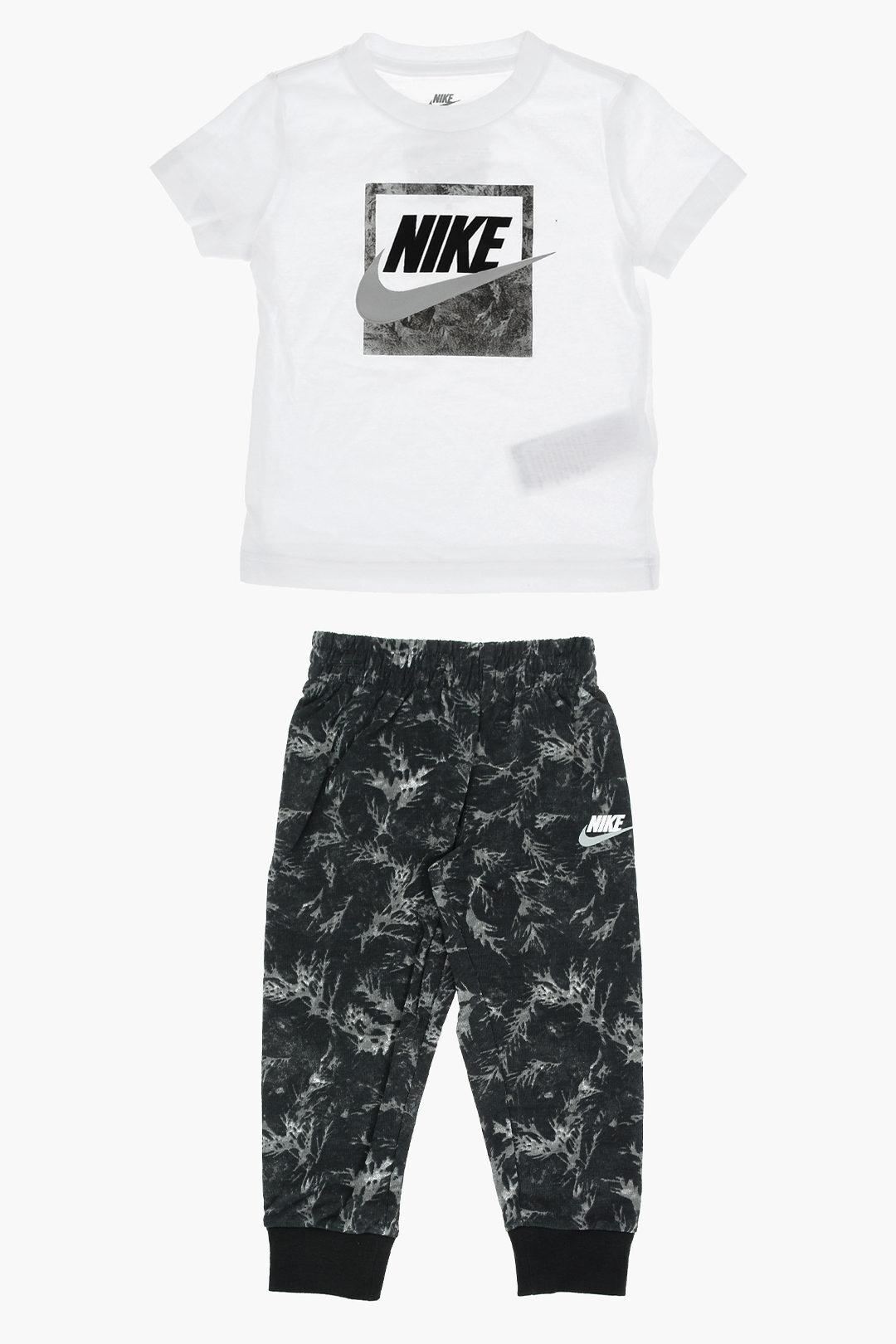 ʥ NIKE KIDS ѥ ܡ Cargo trousers LOGO PRINTED JOGGERS AND T-SHIRT...
