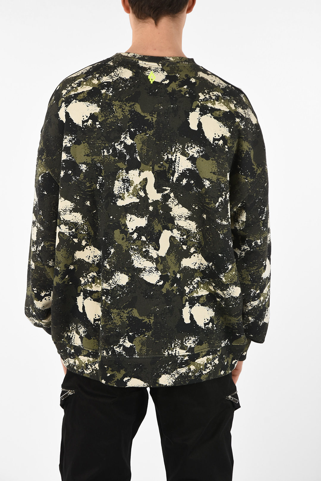 MARCELO BURLON マルセロ バーロン Military Green トレーナー CMBA082R20FLE0016159 メンズ COTTON CAMOUFLAGE OVERSIZED OTROMUNDO SWEATSHIRT 【関税・送料無料】【ラッピング無料】 dk