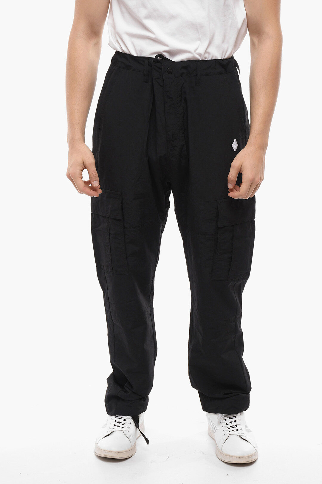 楽天BRANDSHOP・クラージュ楽天市場店マルセロ バーロン MARCELO BURLON ズボン パンツ メンズ Trousers NYLON CROSS CARGO PANTS WITH ANKLE DRAWSTRING CMCF014F22FAB001 1001 関税 送料無料 ラッピング無料 2020AW dk