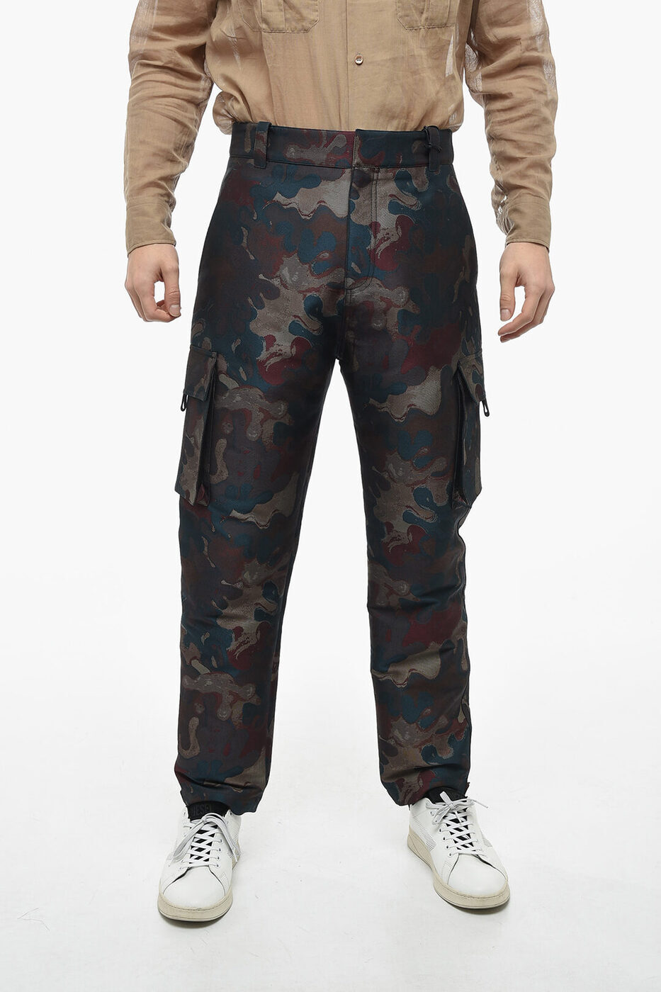 BRANDSHOP顼ŷԾŹ㤨CHRISTIAN DIOR ǥ ѥ 013C101A5336 783  CAMOUFLAGE CARGO PANTS WITH BACK LOGO PATCH ڴǡ̵ۡڥåԥ̵ dkפβǤʤ106,500ߤˤʤޤ