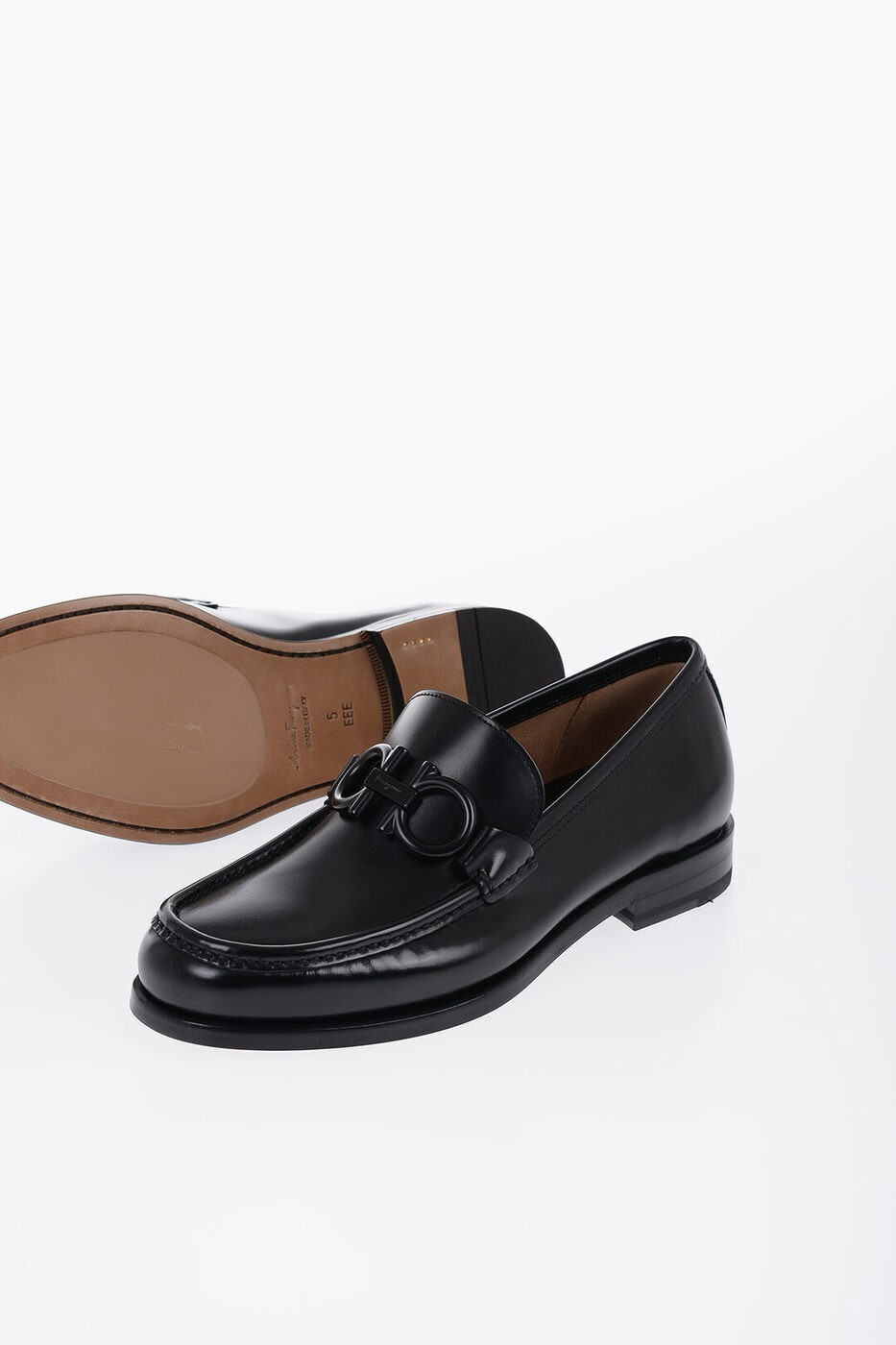 【本日5の付く日ポイント4倍!】 FERRAGAMO フェラガモ ローファー 02C506 001 ROLO10 NERO3E メンズ LEATHER ROLO LOAFERS WITH LOGOED CLAMPS 【関税・送料無料】【ラッピング無料】 dk