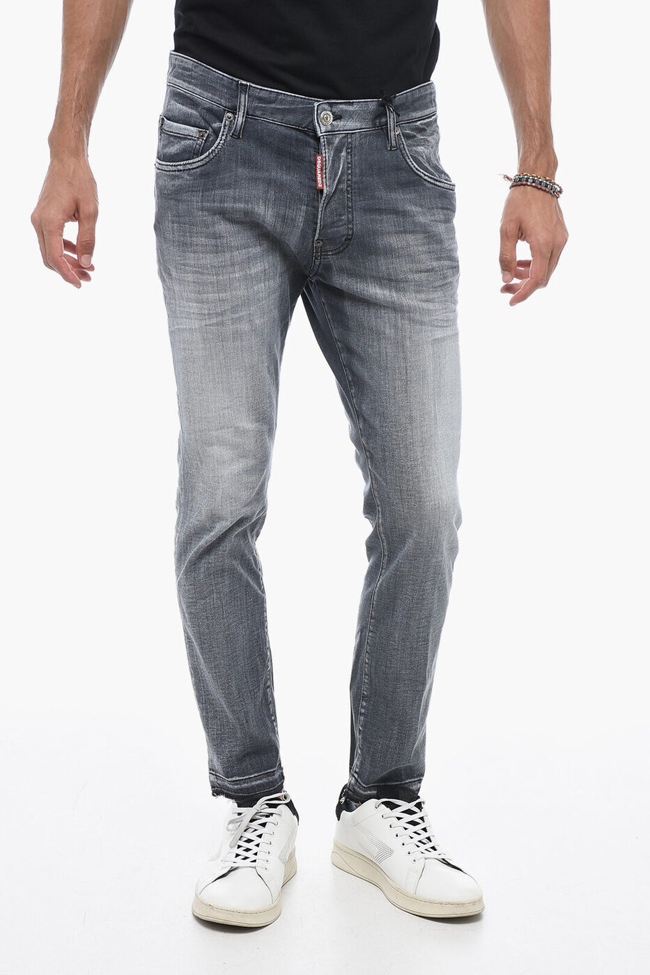 楽天BRANDSHOP・クラージュ楽天市場店【本日ポイント最大4倍!!】 ディースクエアード DSQUARED2 デニム メンズ Jeans SKATER DENIMS WITH RAW CUT HEM S74LB1389 S30503 900 関税 送料無料 ラッピング無料 2020AW dk