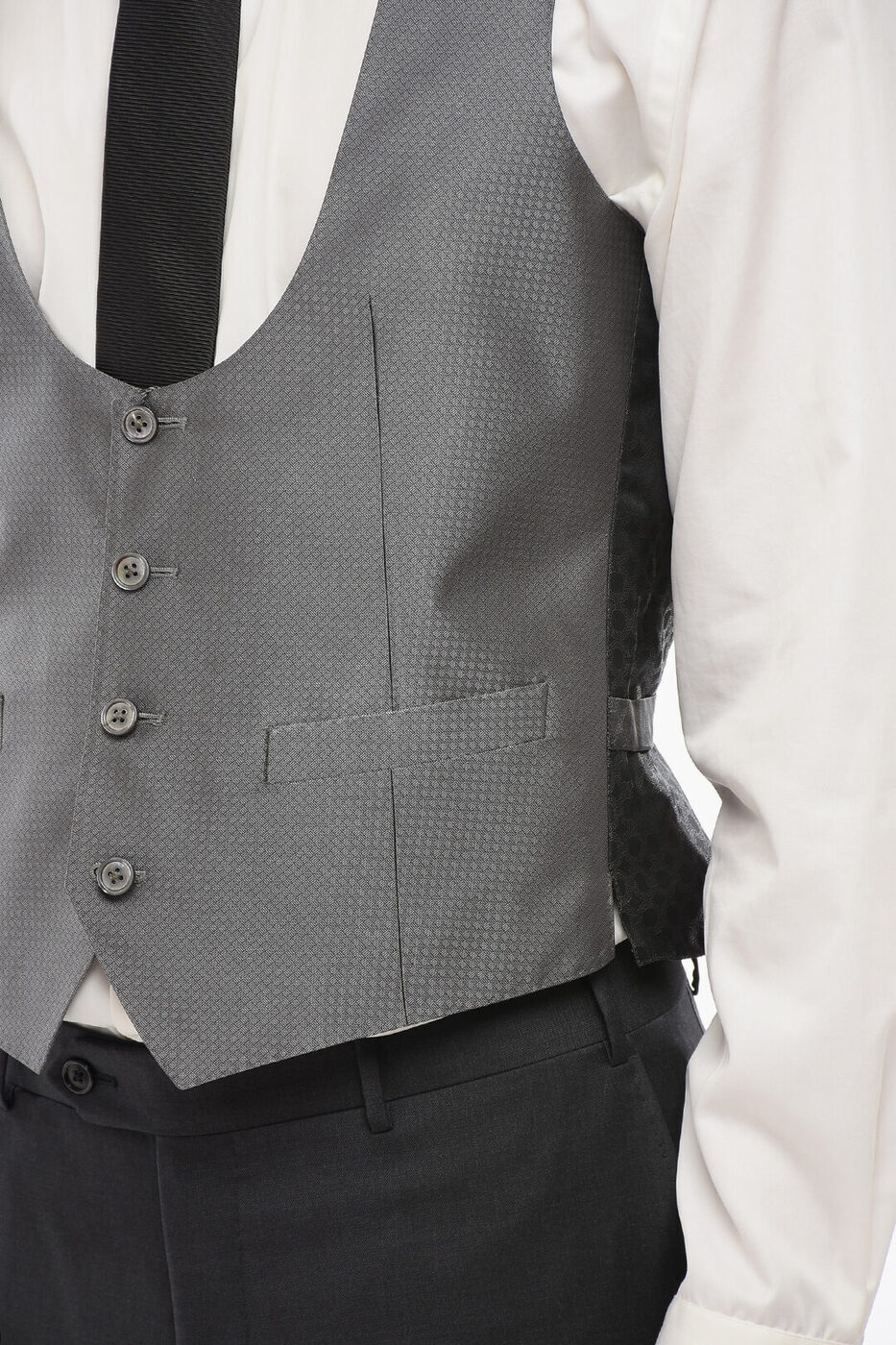 コルネリアーニ CORNELIANI フォーマル スーツ メンズ Formal Outfits EMBROIDERED 4 BUTTONS SILK VEST WITH JETTED POCKETS 77C096 6117197 016 関税 送料無料 ラッピング無料 2020AW dk