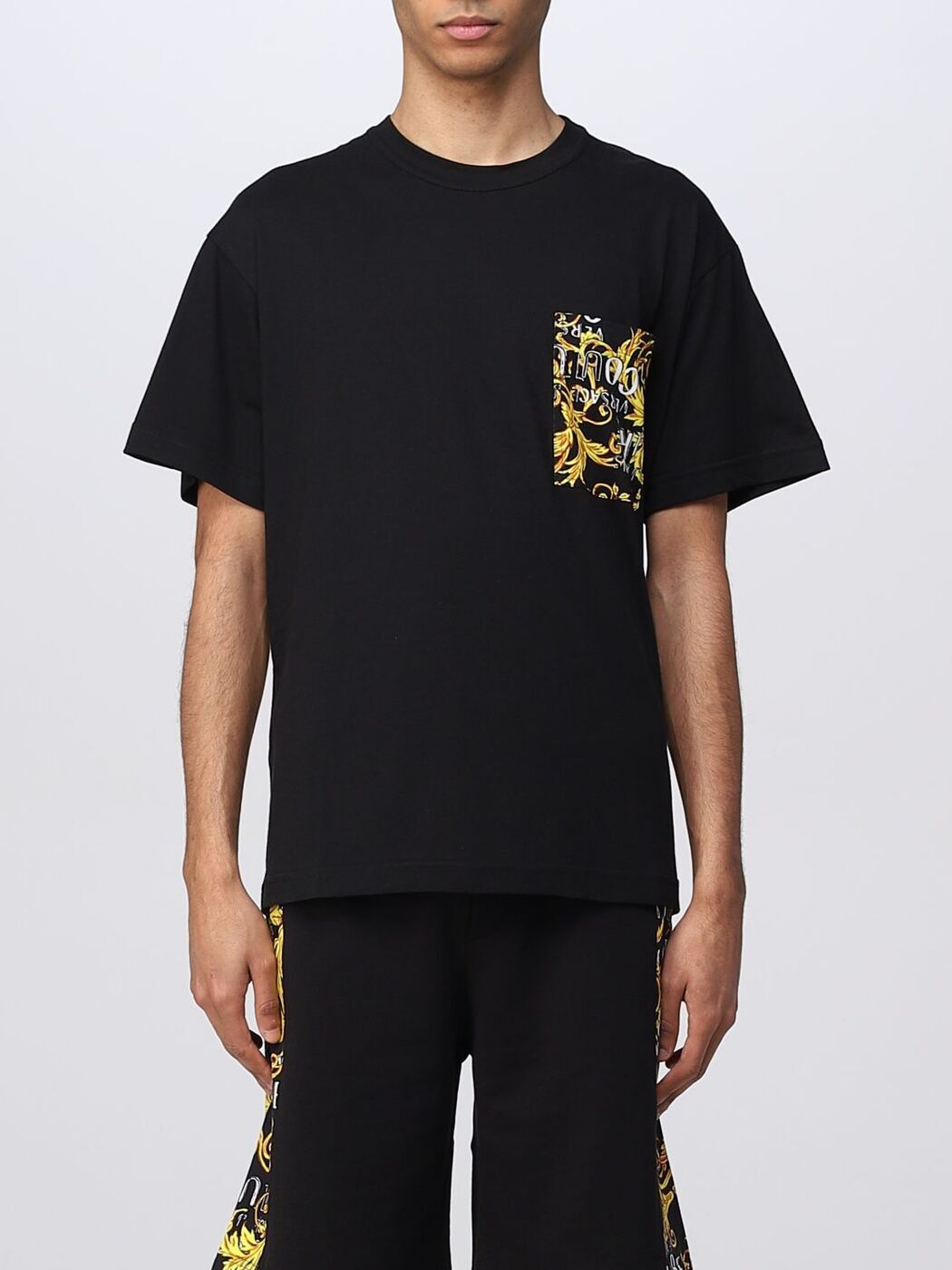 ヴェルサーチェ プレゼント メンズ（30000円程度） VERSACE JEANS COUTURE ヴェルサーチ ジーンズ クチュール ブラック Black Tシャツ メンズ 春夏2023 74GAH6R0JS161 【関税・送料無料】【ラッピング無料】 gi