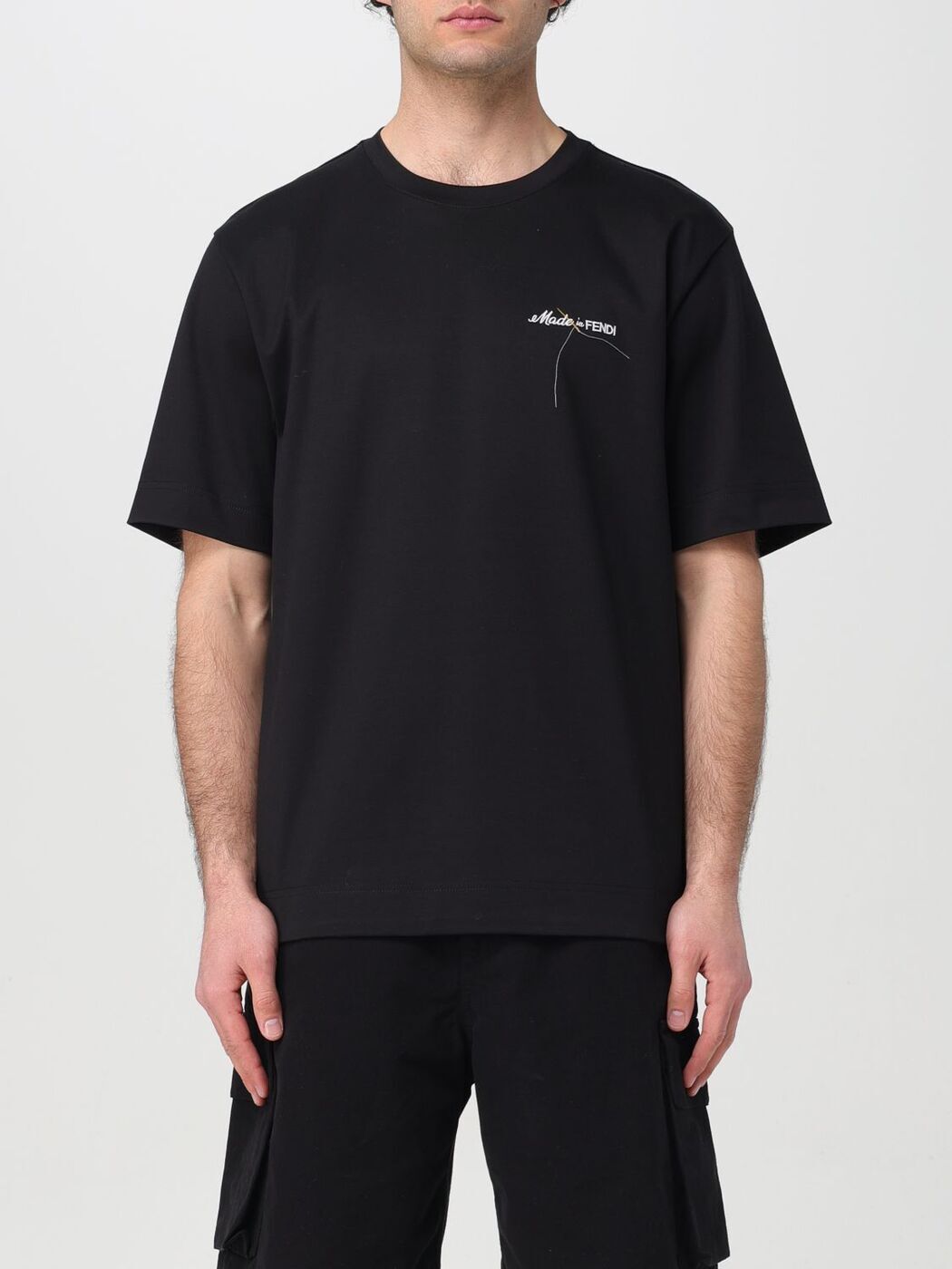 【0のつく日は全商品ポイント4倍】 FENDI フェンディ ブラック Black Tシャツ メンズ 春夏2024 FY0936AR6W 【関税・送料無料】【ラッピング無料】 gi