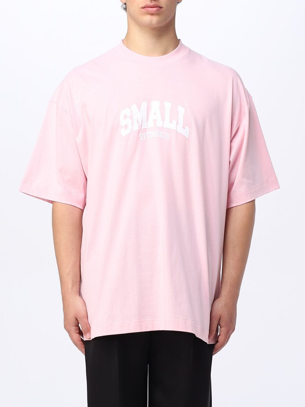 VETEMENTS ヴェトモン ピンク Pink Tシャツ メンズ 春夏2023 UE63TR800P 【関税・送料無料】【ラッピング無料】 gi