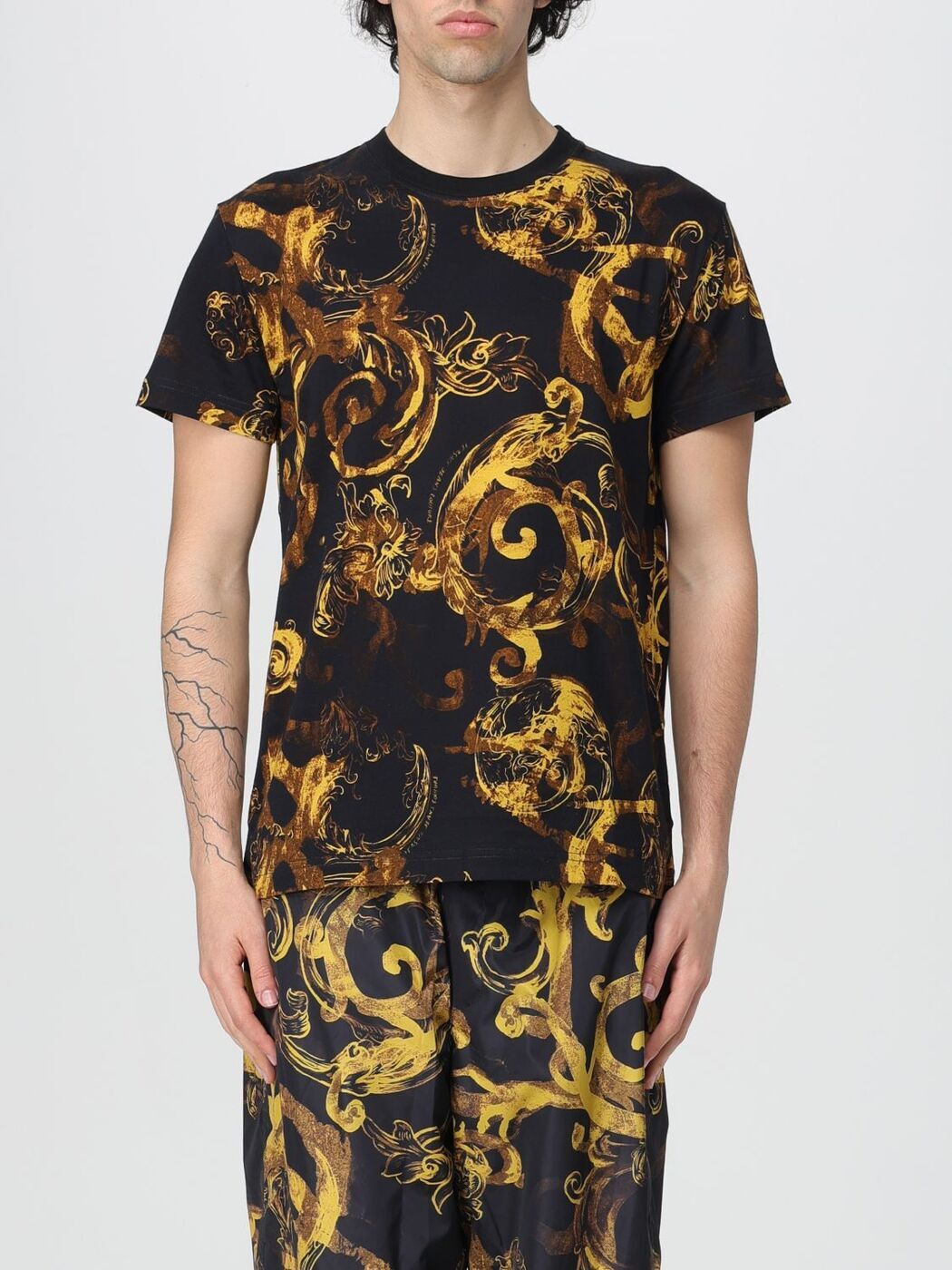 関税送料込♡Versace クルーネックTシャツ 2色 楽天市場】ヴェルサーチ(カラーゴールド)(Tシャツ