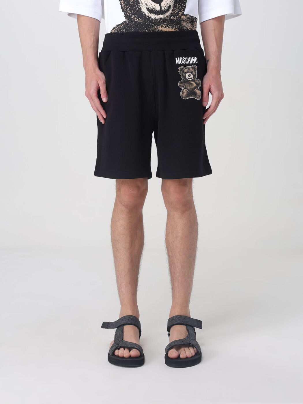 楽天BRANDSHOP・クラージュ楽天市場店【本日ポイント最大4倍!!】 モスキーノ MOSCHINO ショーツ メンズ ブラック Shorts 03460228 Black 関税 送料無料 ラッピング無料 2025SS gi