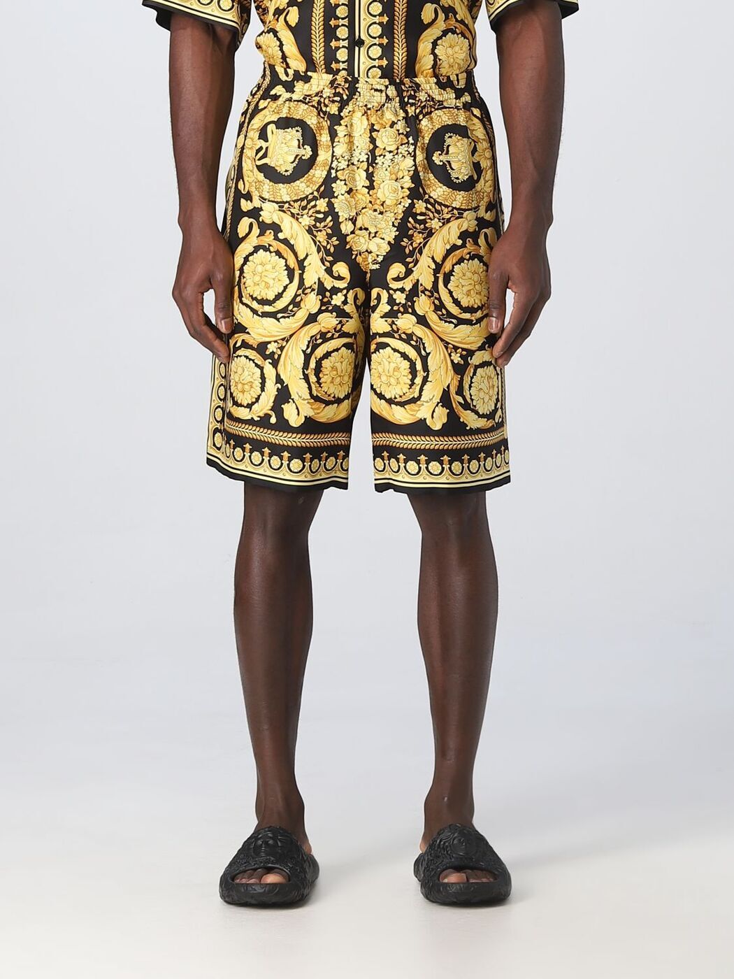 VERSACE ヴェルサーチ ブラック Black ショーツ メンズ 春夏2023 10024761A03044 【関税・送料無料】【ラッピング無料】 gi