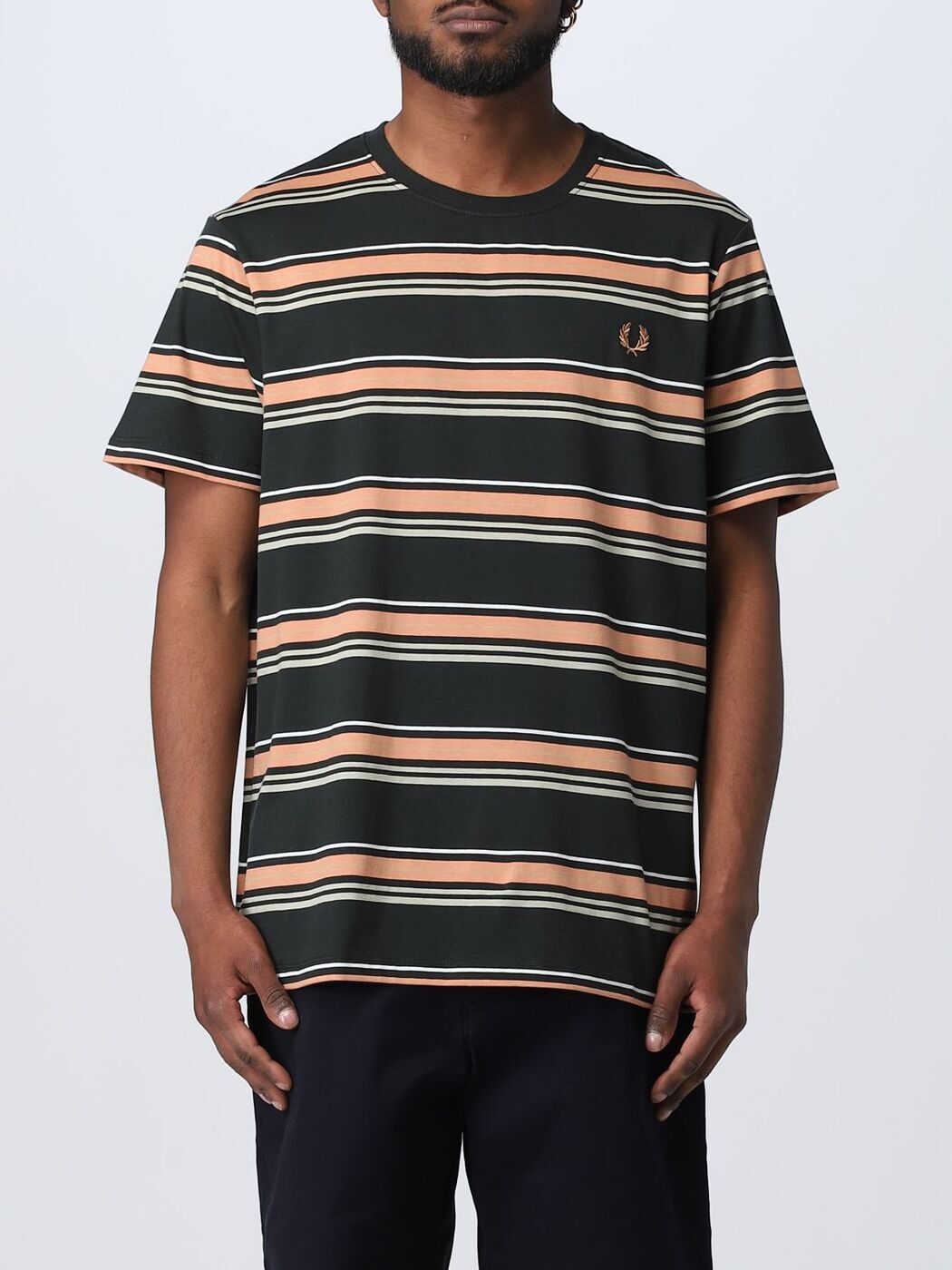 FRED PERRY フレッド ペリー グリーン Green Tシャツ メンズ 春夏2023 M5607 【関税・送料無料】【ラッピング無料】 gi