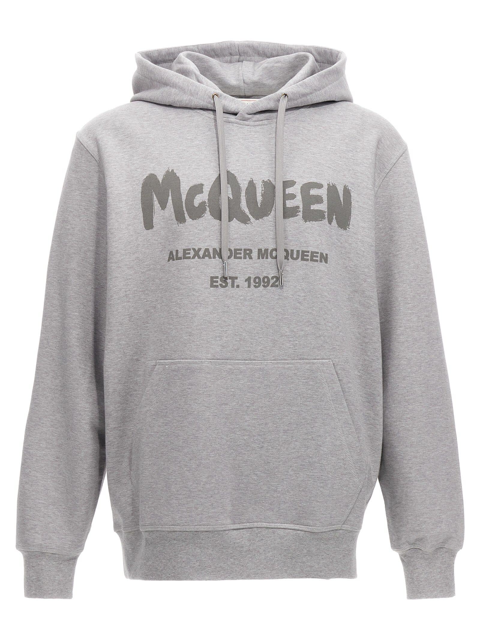 【土日限定クーポン配布中！】 ALEXANDER MCQUEEN アレキサンダー マックイーン グレー Grigio トレーナー メンズ 秋冬2023 688715QVZ81_0922 【関税・送料無料】【ラッピング無料】 ia