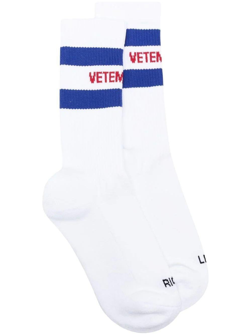 【本日0のつく日ポイント4倍！】 VETEMENTS ヴェトモン ソックス メンズ 春夏2023 UE63SO100N_WHITENAVY 【関税・送料無料】【ラッピング無料】 ia