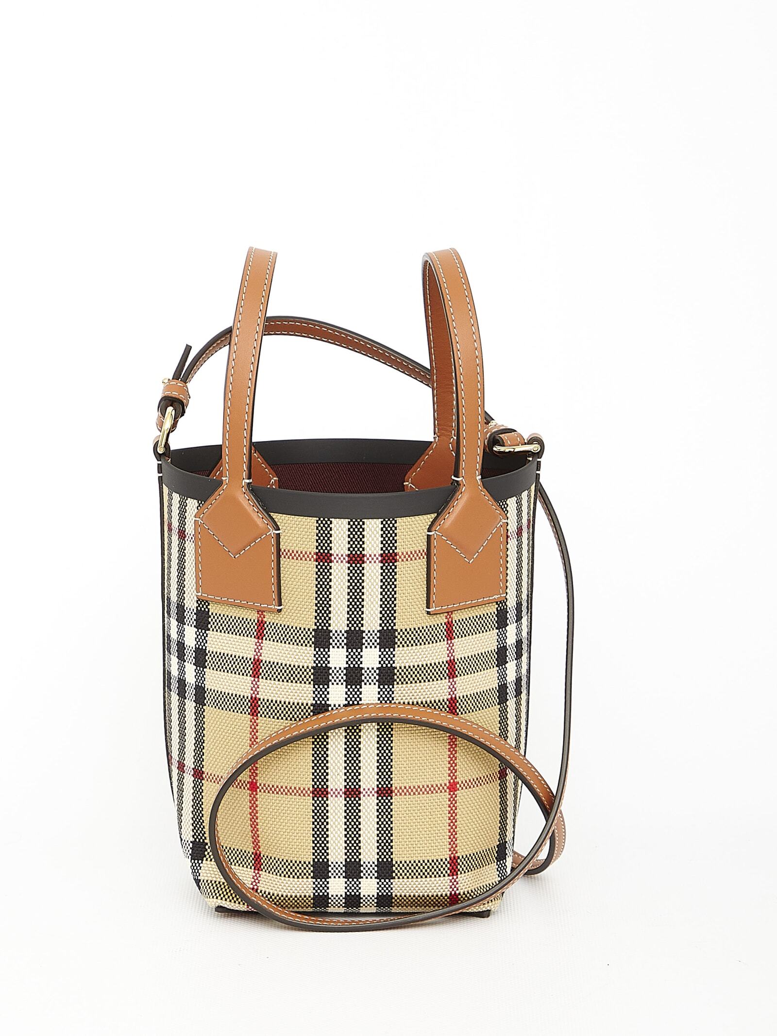 バーバリー トートバッグ（レディース） BURBERRY バーバリー ベージュ BEIGE トートバッグ レディース 春夏2024 8070461A7026 【関税・送料無料】【ラッピング無料】 ia